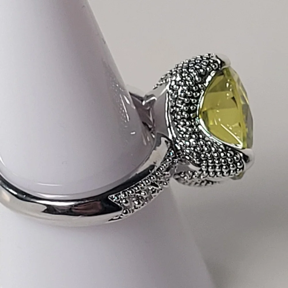 Silver Tone Yellow‎ Green Peridot Color Glass Stone Round Ring Pave Size 7.75